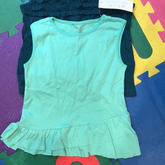 🆕 Bundle of 2 sleeveless tops - NWT - Picture 2 of 4